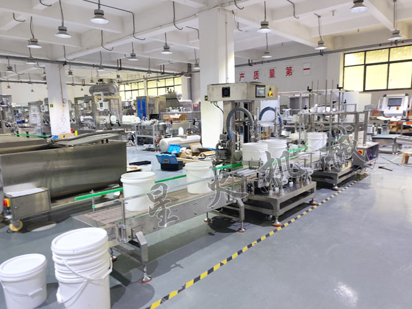 15L水溶肥称重灌装压盖贴标流水线