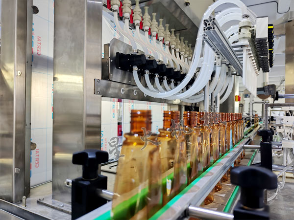 江苏12头液体自动灌装机细节