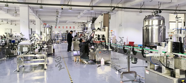 江苏12头液体自动灌装机细节